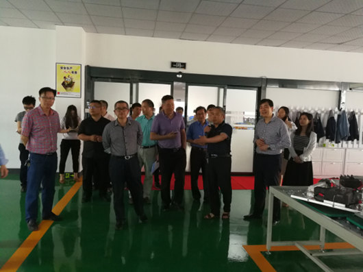 我院課題組赴漣源市開展《婁底資源型城市轉(zhuǎn)型升級(jí)，深化供給側(cè)結(jié)構(gòu)性改革》課題調(diào)研